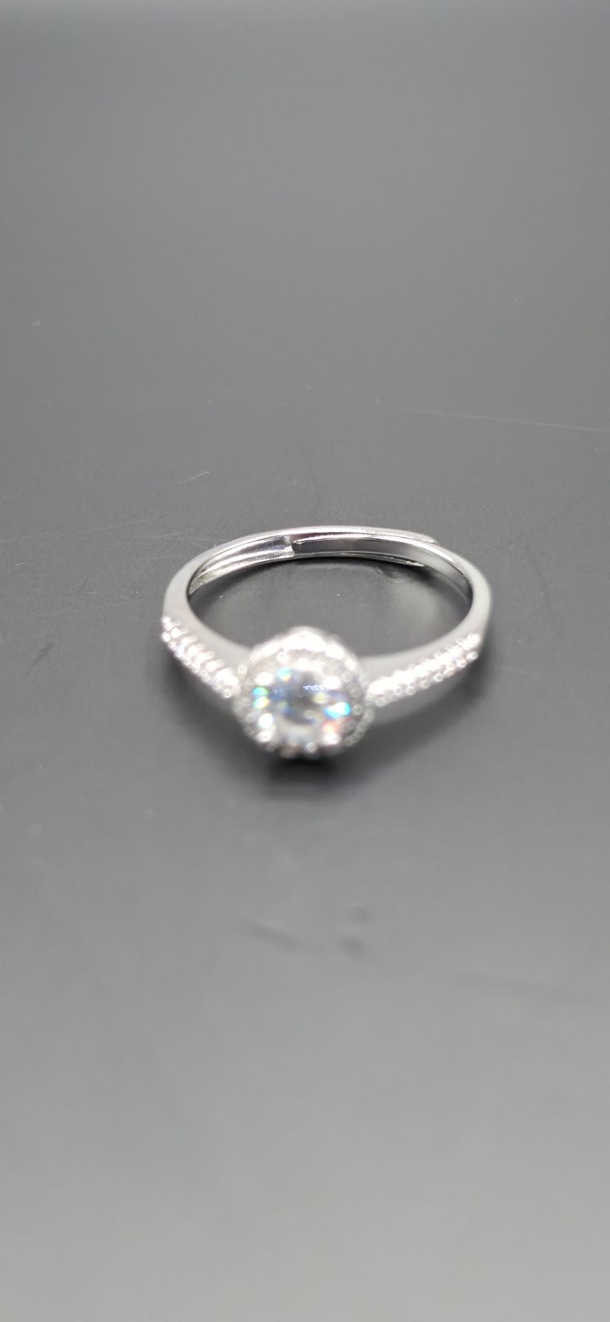 VVS1 GRA CERTIFIED ENGAGEMENT RING