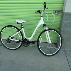 Schwinn  2 Voyageur Women's Bike Médium Frame