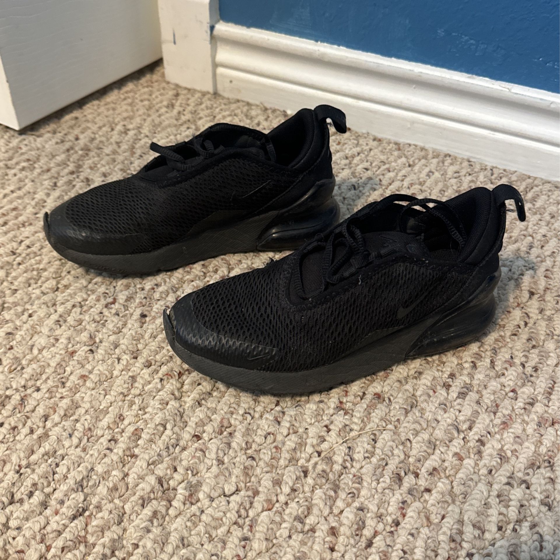 Nike Air 270 Size 2y