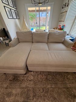 Beige Sectional Couch with Chaise – 7 ft x 5 ft