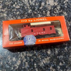 Vintage Lionel HO A.T.& S.F. 0817 Caboose Model Train Car with Original Box