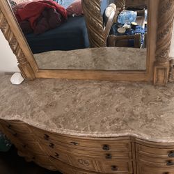 Dresser With Mirror