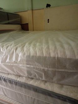 🎉🎉🎉  $599 regular king Casper wave H 13 " medium plush mattress available $599  🎉🎉🎉