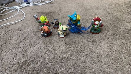 Skylanders trap team figures