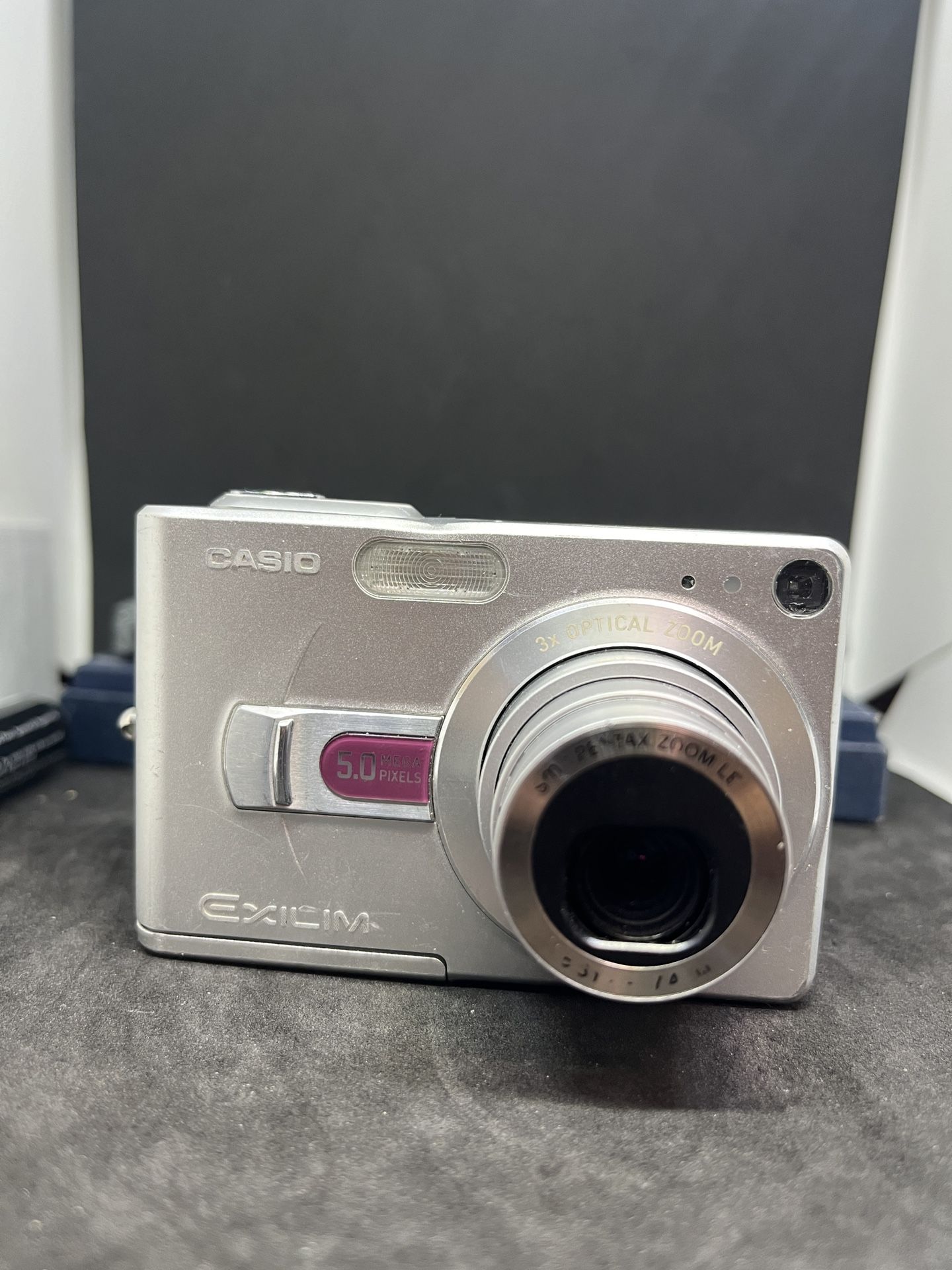 Casio EXILIM EX-Z50 5.0MP CCD Sensor Digital Vintage Camera - Silver