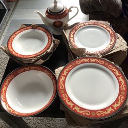 60-Piece T. Limoges Porcelain Dinnerware Set – Medusa Style – Red/Gold – Excellent Condit