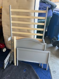 Toddler bed