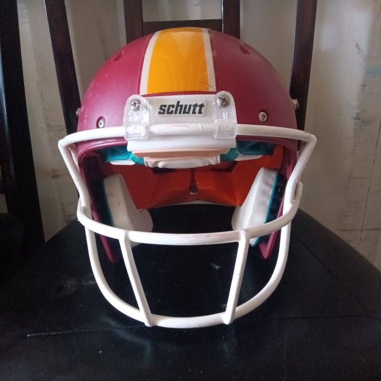 Schutt - Recruit Hybrid Football Helmet - Medium for Sale in Palmdale, CA - OfferUp Schutt - Recruit Hybrid Football Helmet - Medium for Sale in Palmdale, CA - OfferUp