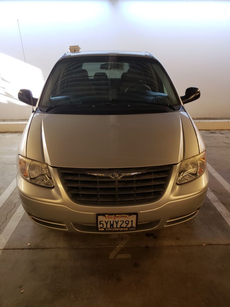 2007 Chrysler Town & Country