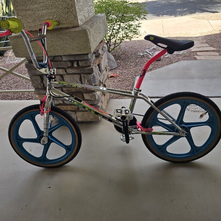 2021 Haro Lineage Ground Master 20.5"