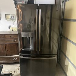 GE Refrigerator 