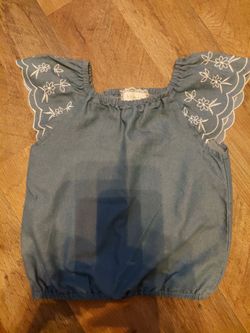 Super cute sz 5 kids shirt