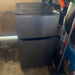 Mini Fridge 