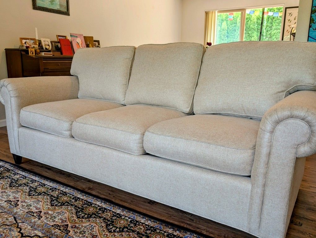 Seldens Alice Sofa / Couch