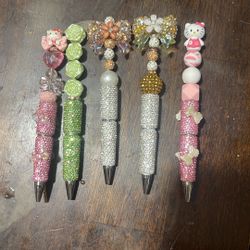 Bow And Hello Kitty Pens