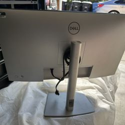 Dell UltraSharp 27 Monitor - U2722D