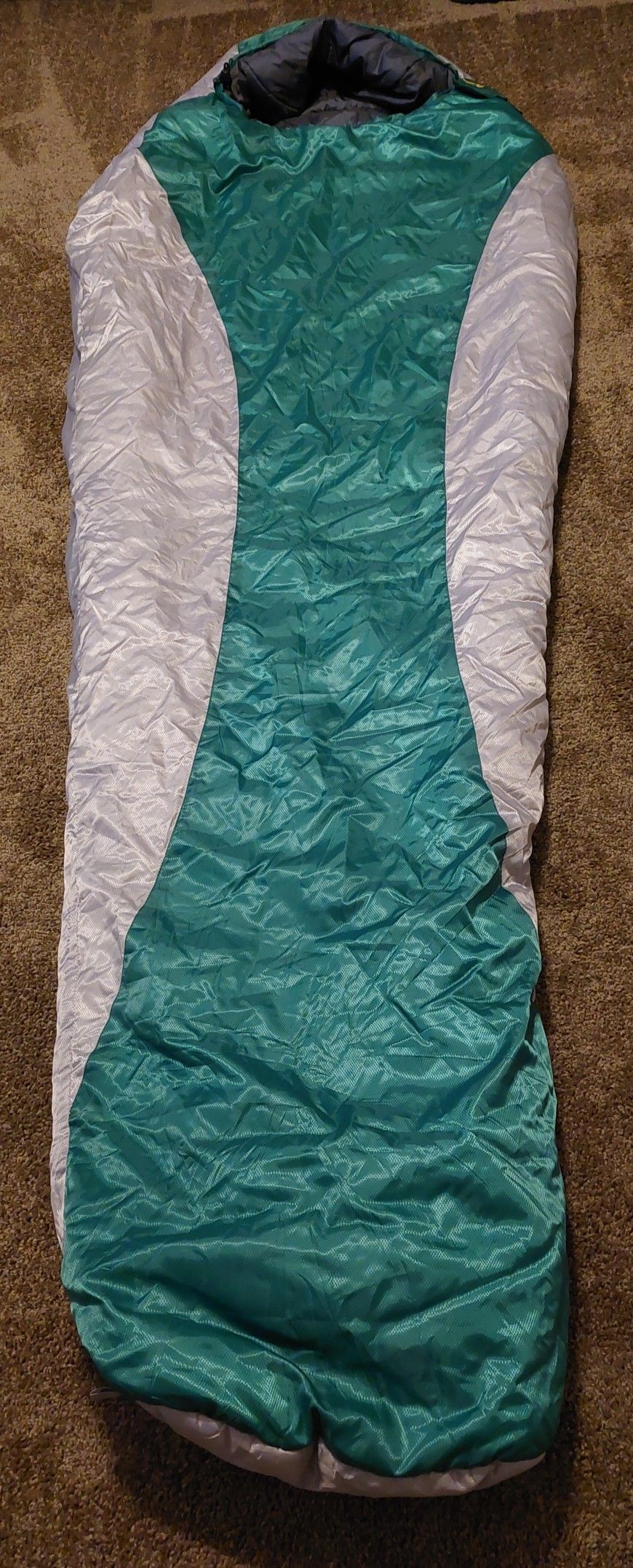 Eureka, Casper, Mummy, Sleeping Bag, 15 Degree Farenheit, 87" X 34", Long, 3 Lbs Carrying Weight, Green & Silver, Left Zipper