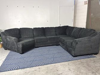 Ashley Eltmann 3pc Dark Gray Sectional Sofa with Cuddler