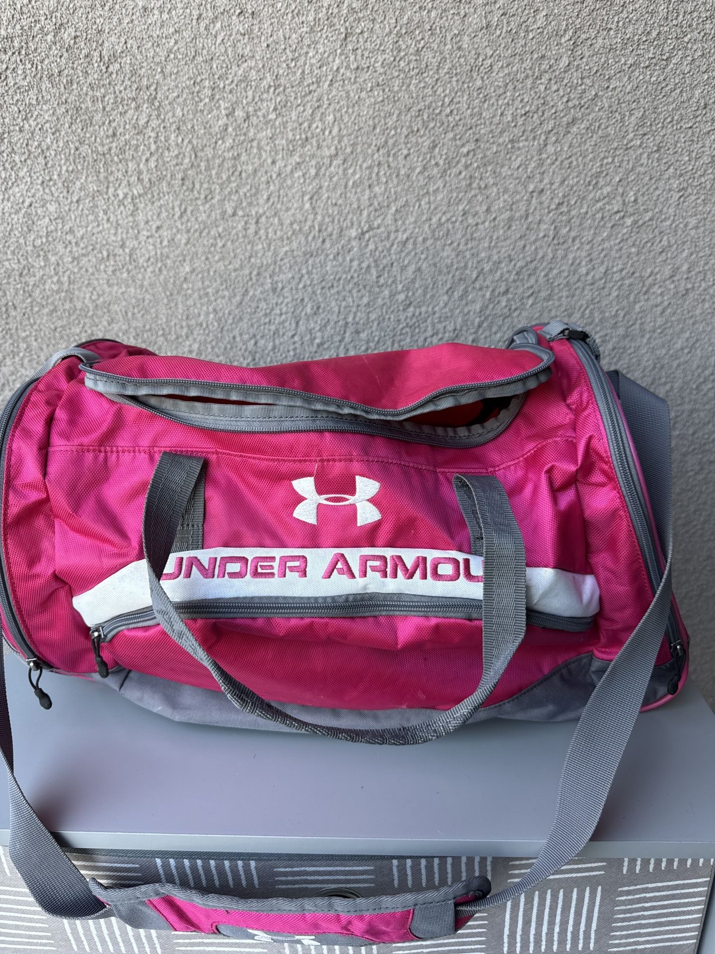 🏋️♀️ Under Armour Duffle Gym Bag – Pink & Gray