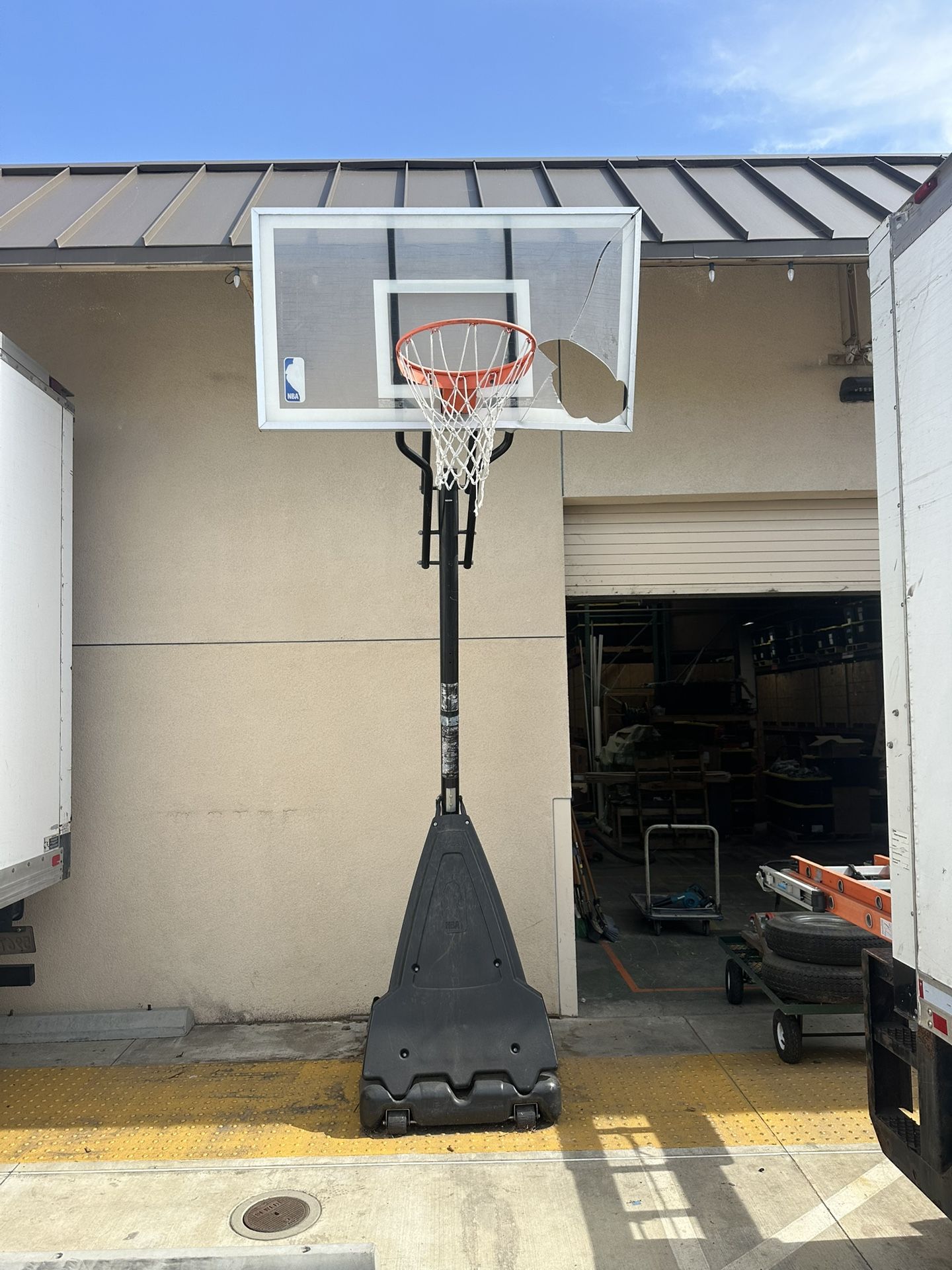 FREE FREE 10’ Adjustable Basketball Hoop