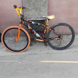 See Big Flyer 26-in Frame Needs A Little Work And Air On The Tires