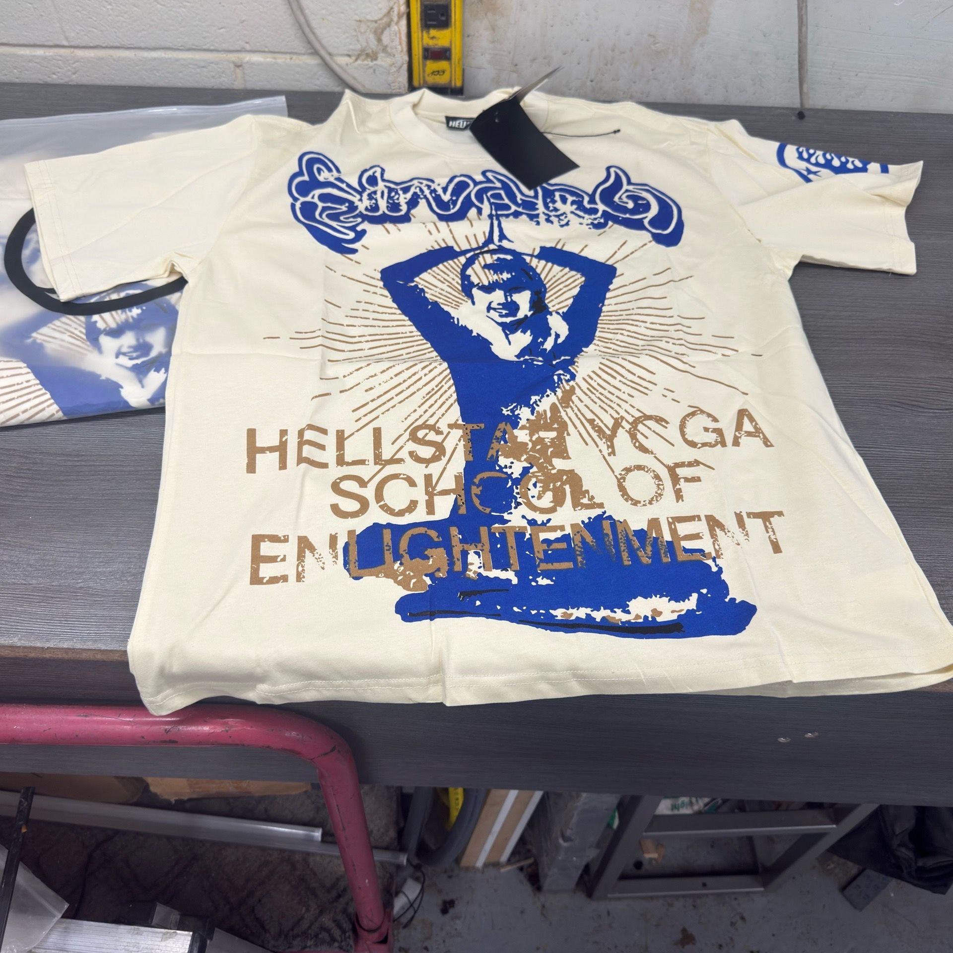 hell star yoga “cream” t shirt, size large
