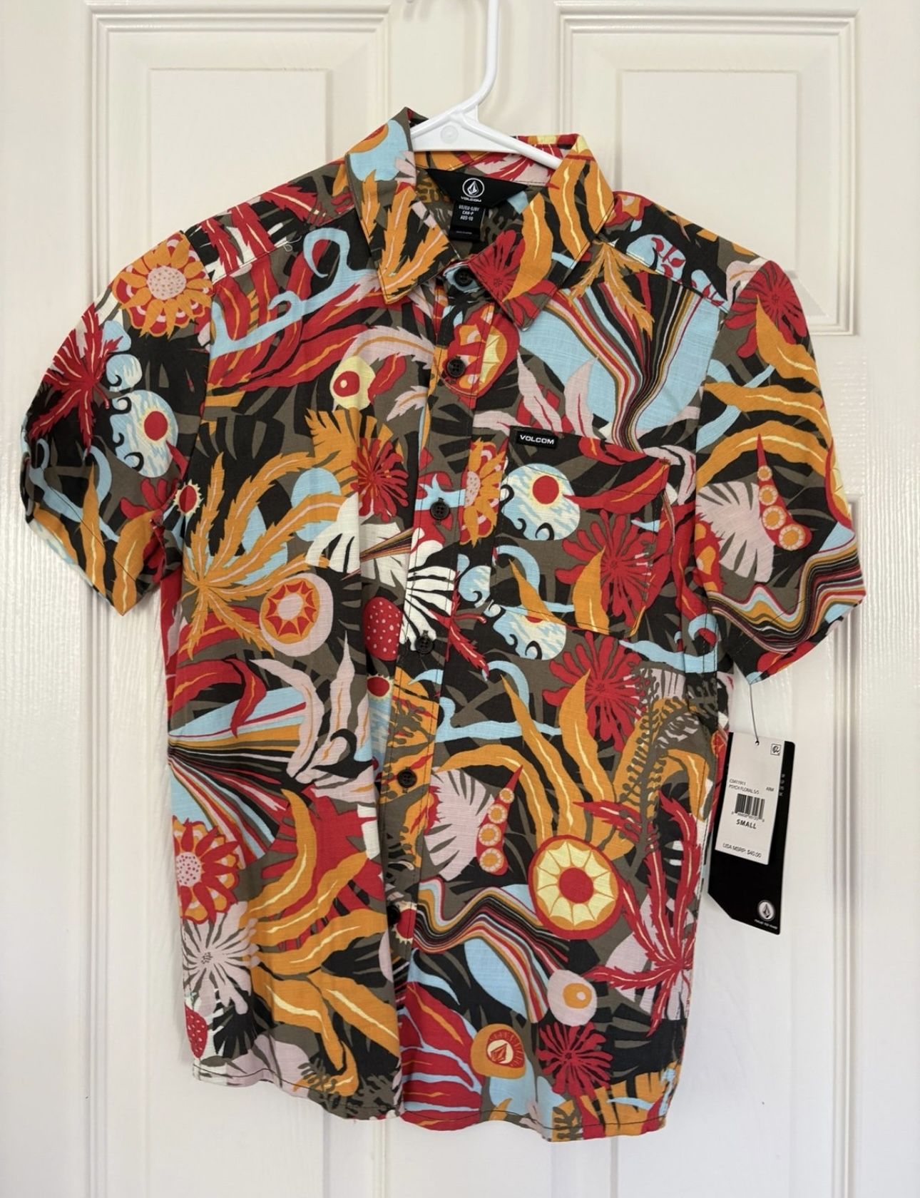Brand New Volcom Boys short sleeve Top Button Up Shirt size 8
