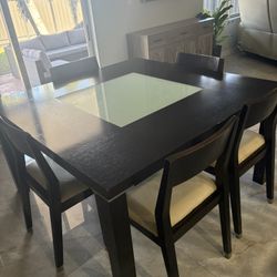 Dinning Table 