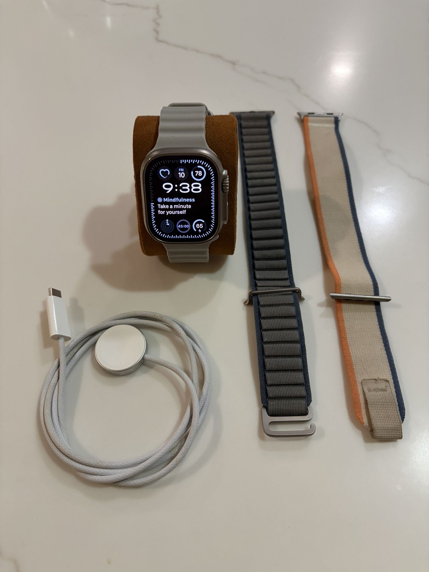 Apple Watch Ultra 2 - Excellent Condition, No Scratches or Cracks + 3 Bands!