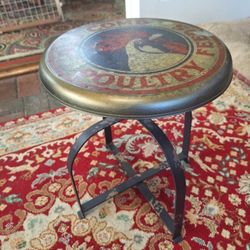 RED COMB POULTRY FEEDS AD ROOSTER STURDY METAL COUNTRY DECOR MILKING STOOL