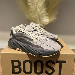 Brand New in Box Adidas Yeezy Boost 700 V2 Tephra FU7914 Size 6 Mens