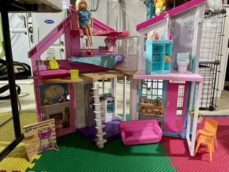 Barbie Malibu House w/ Accessories