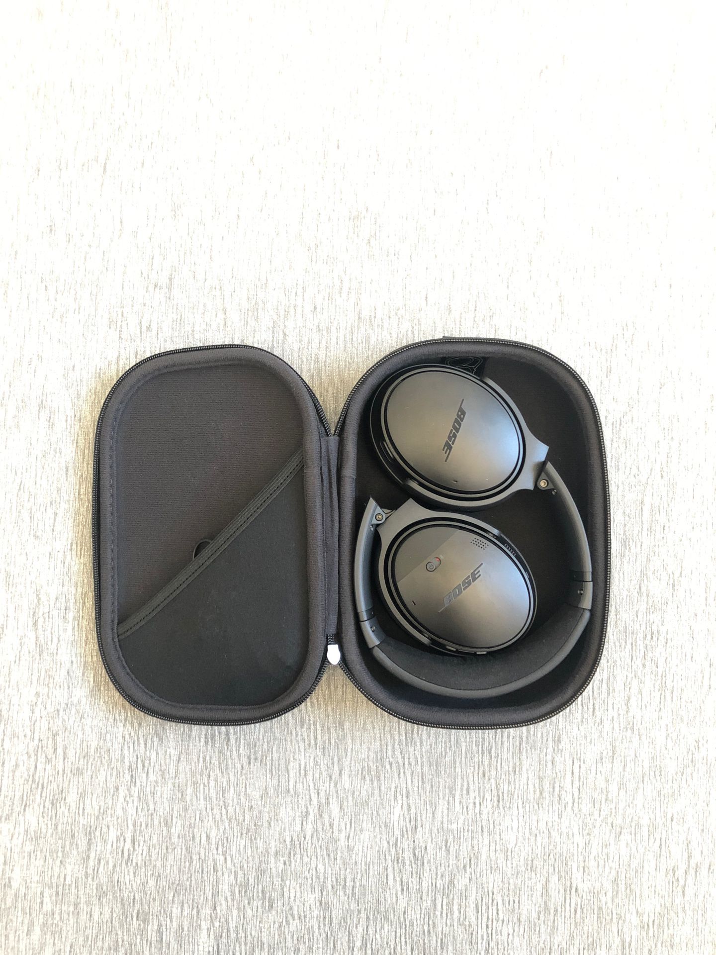Bose quiet comfort 35 series II wireless headphones