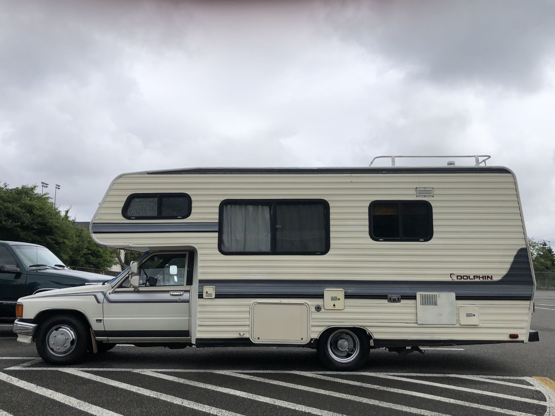 1988 Toyota dolphin Motor home 22FT