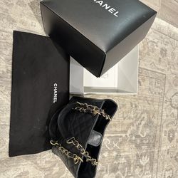 Chanel Black Caviar Petite Shopping Tote for Sale in Oceanside, CA - OfferUp