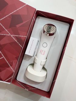 Elevare Skin RED Light Therapy Device New