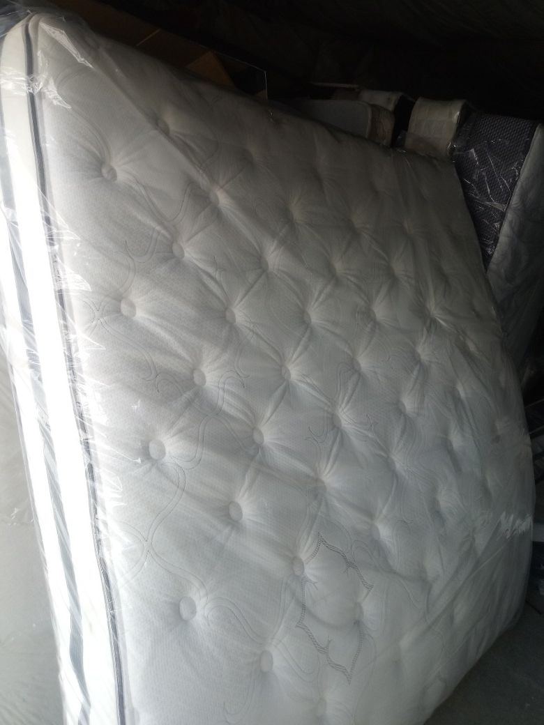 Beauty Rest Vanderbilt King Mattress