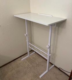 Adjustable White Standing Desk in Excellent Conditiin