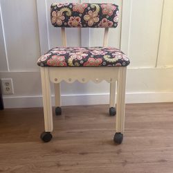 White Gingerbread Sewing Chair with Scalloped Base