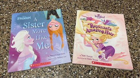 2 Disney Princess Paperback Books - Rapunzel and Frozen Elsa