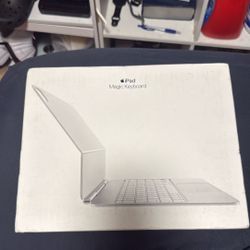 Apple - Magic Keyboard for iPad Pro 13‑inch (M4) - White