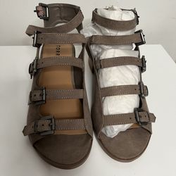 Torrid Taupe Gladiator Block Heel Size 7