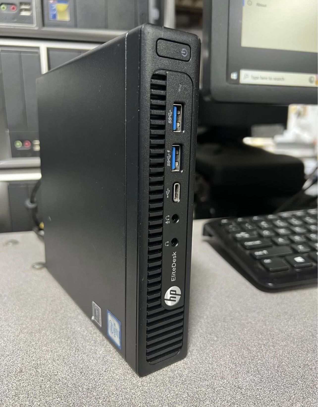 HP Elitedesk 800 - 4 gb ddr4 - 500 gb hdd - mini pc - multi monitor support - wifi
