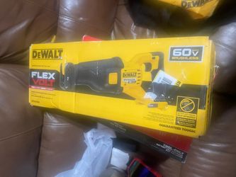 DeWalt Flex bolt 60v Max Cordless Saw