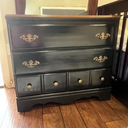 Dresser 