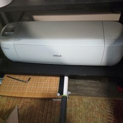 Cricut Explore Air 3 With Tons Of Vinyl