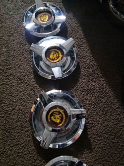Spinner hud cup for cadillac