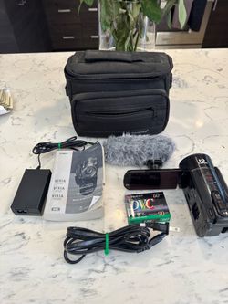 Canon vixia with extras, recorder