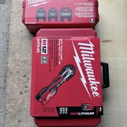 Milwaukee M12 12-Volt Lithium-Ion Force Logic Cordless Press Tool Kit with 1/2 in. to 1 in. Iron Pipe Jaws (6-Jaws Included)   Includes: (1) M12 FORCE