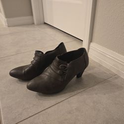 8 1/2W Rialto Shoes Gray